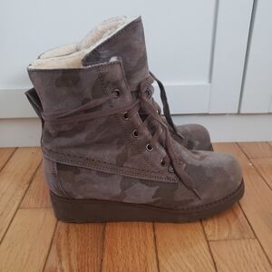 Bearpaw Camouflage Lace-up  Ankle Boot